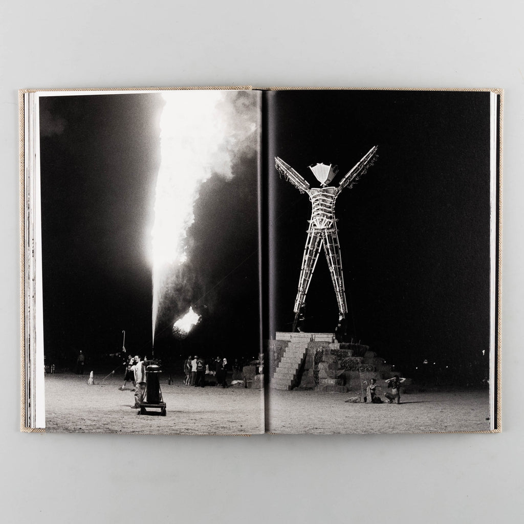 Burning Man '98 by Yan Morvan - 6