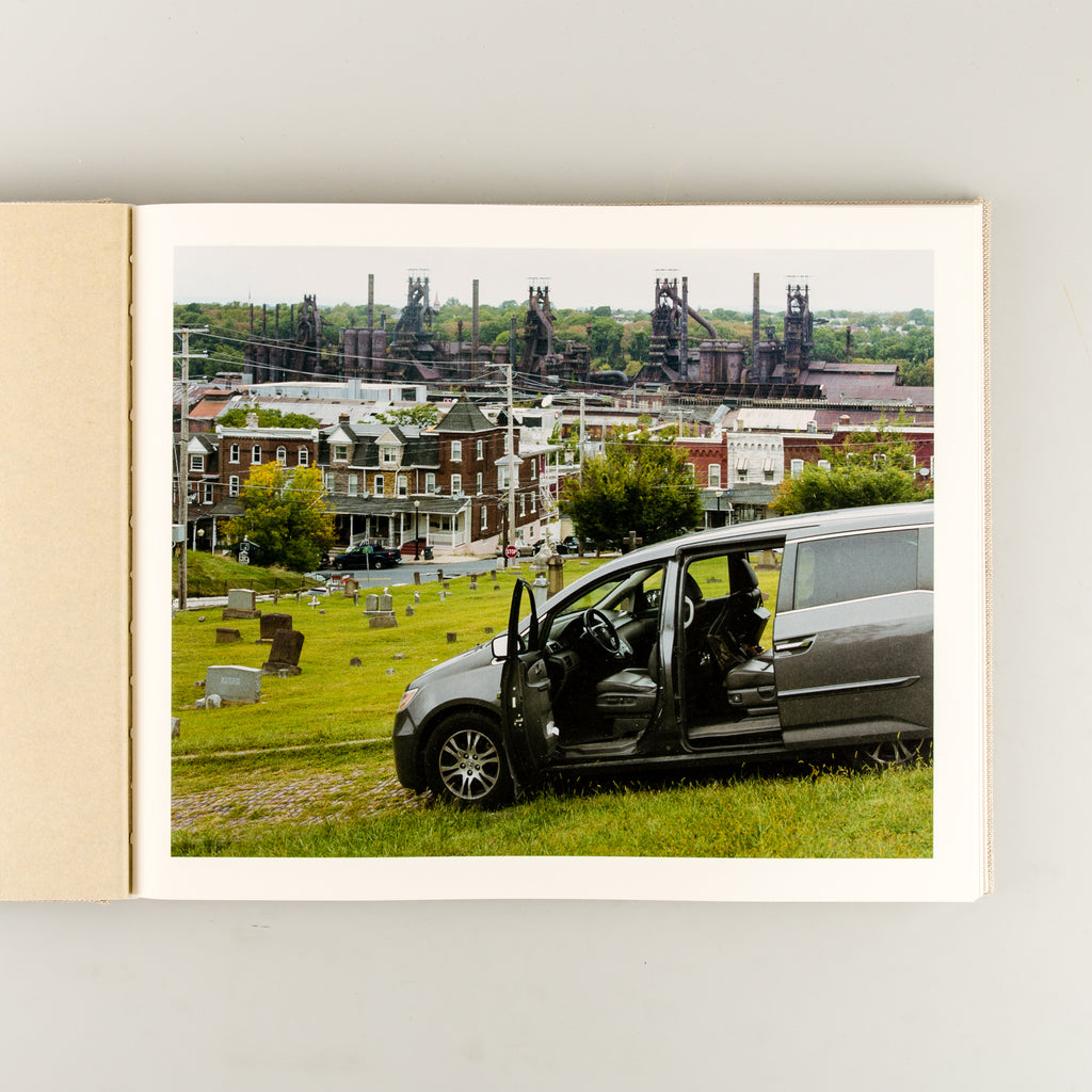 A Pound of Pictures (Signed) by Alec Soth - 3