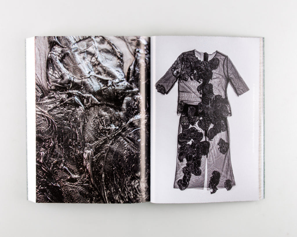 Dirty Looks by Jon Astbury and Karen Van Godtsenhoven (eds) - 4