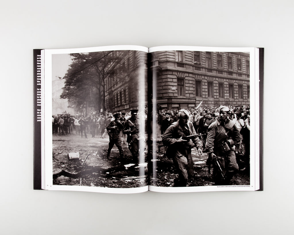 Invasion Prague 68 by Josef Koudelka - 5