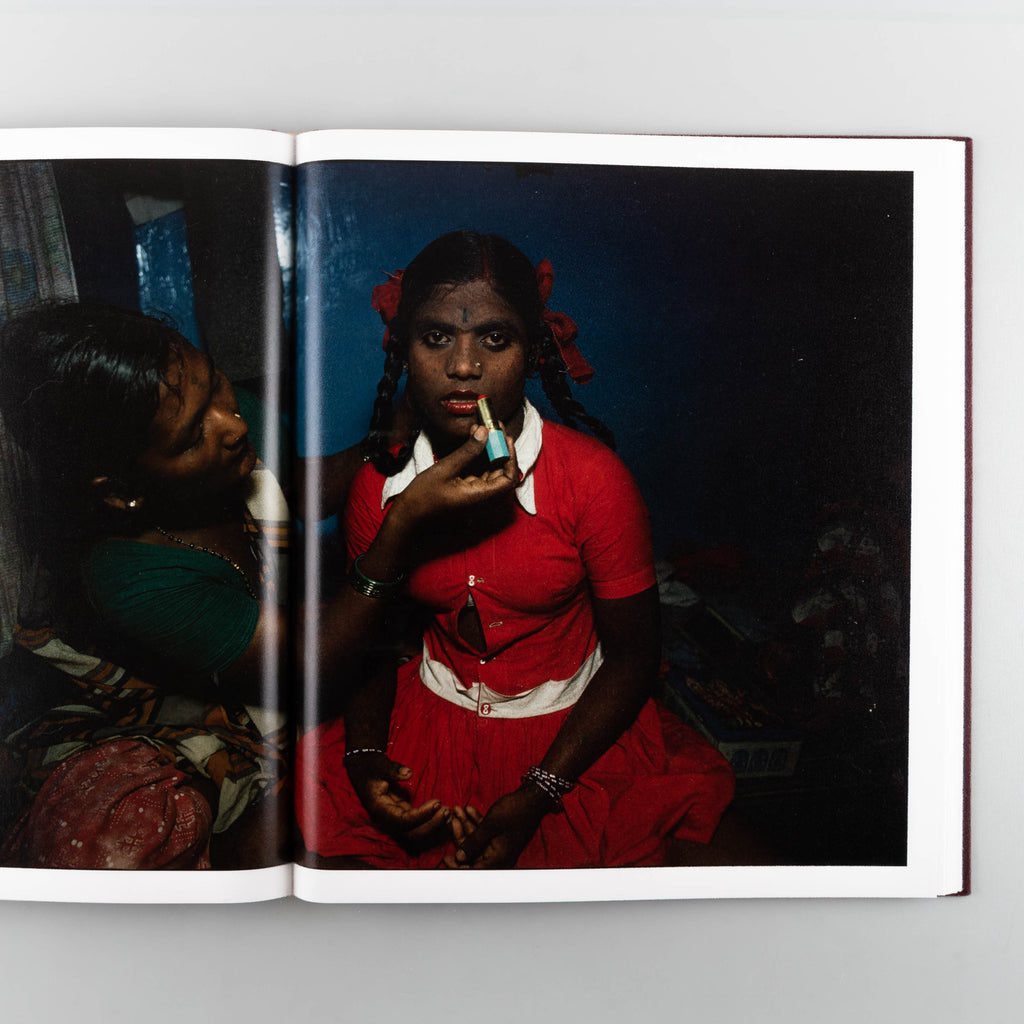 Falkland Road, Prostitutes of Bombay by  Mary Ellen Mark - 7