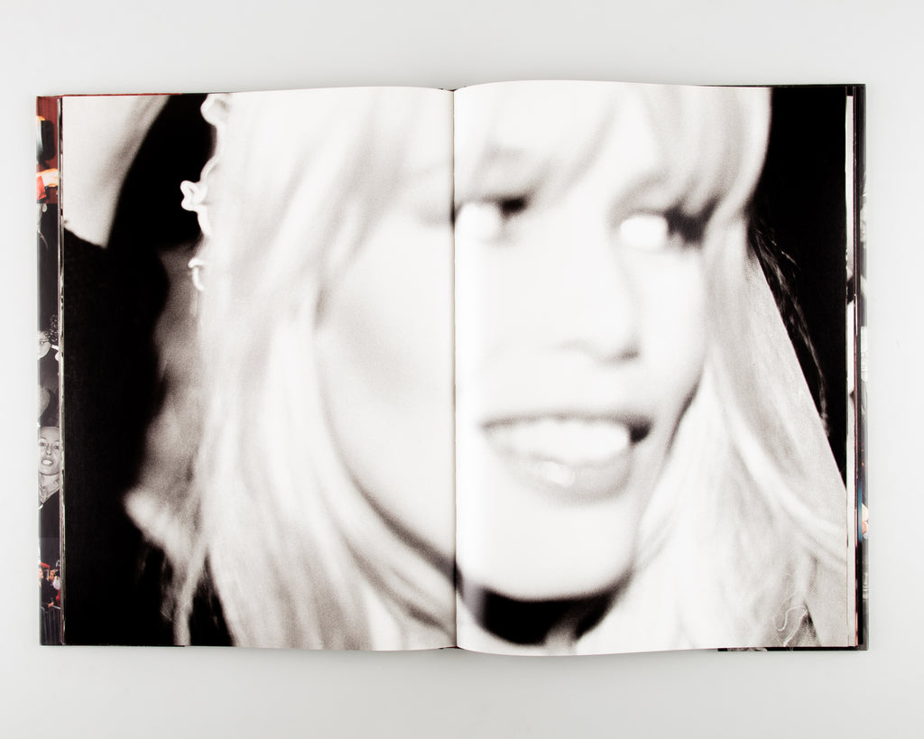 Front Row / Backstage by Mario Testino - 4
