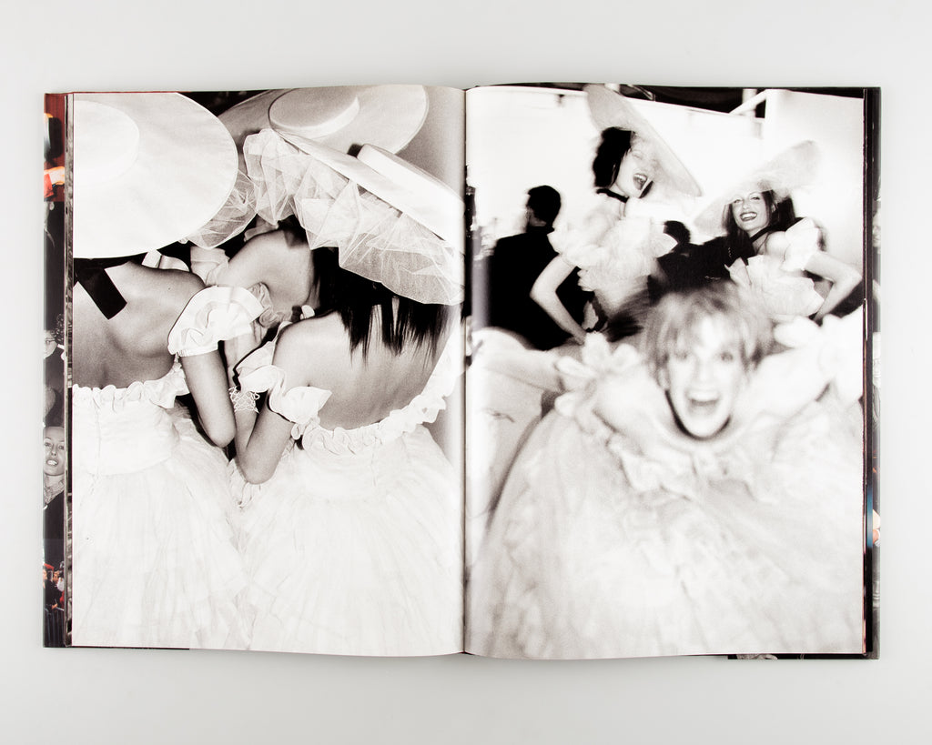 Front Row / Backstage by Mario Testino - 5